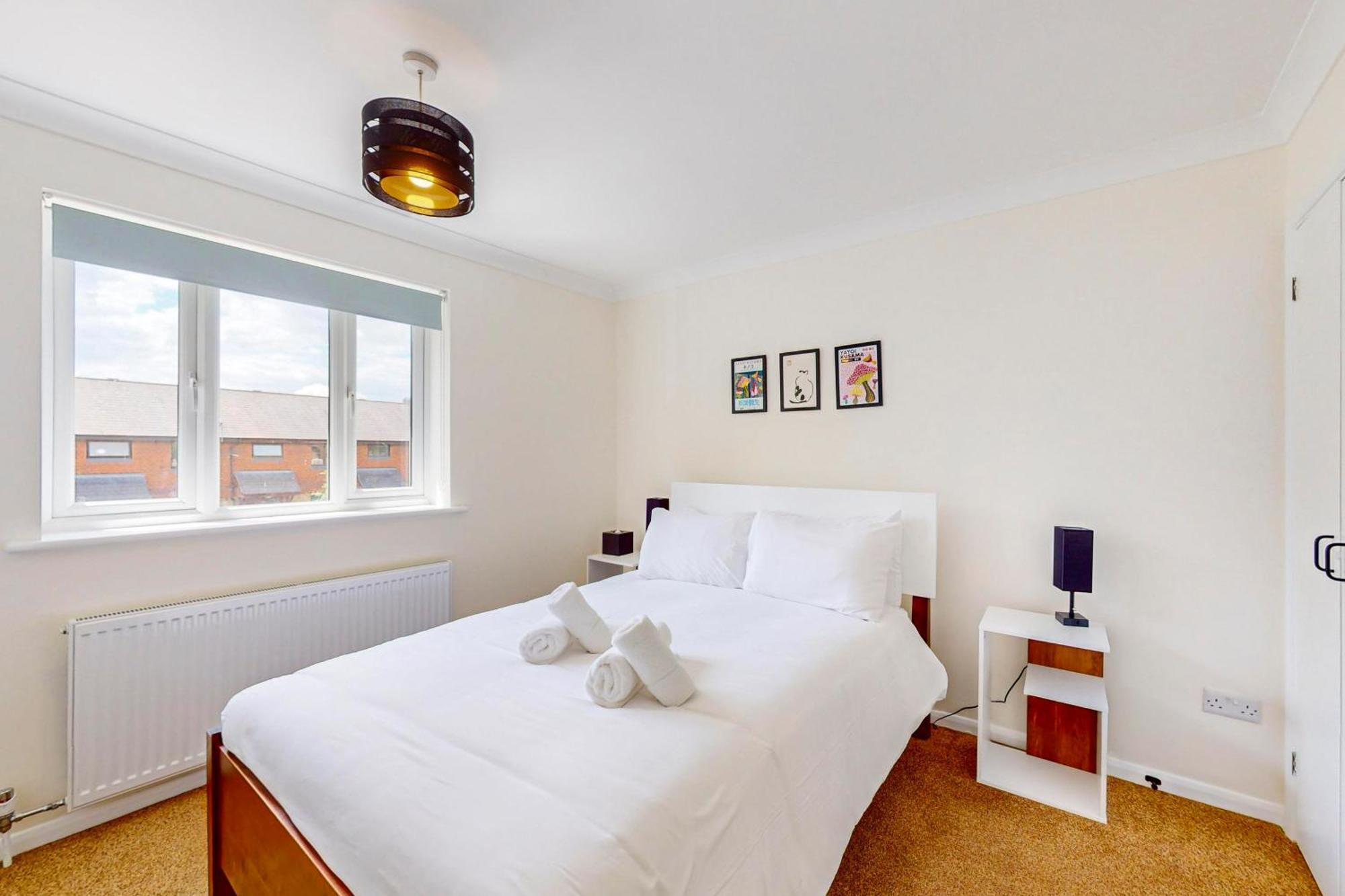 2 Bed With Garden & Free Parking Near The Thames Apartamento