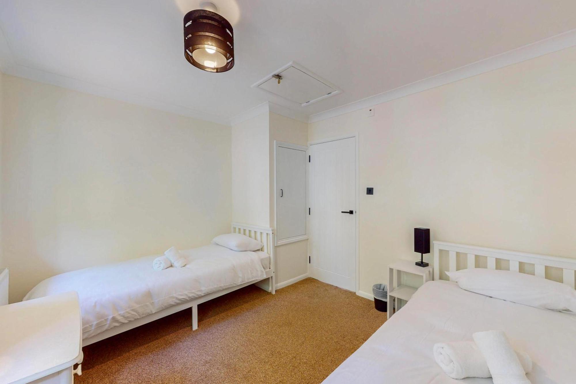 Appartamento 2 Bed With Garden & Free Parking Near The Thames *