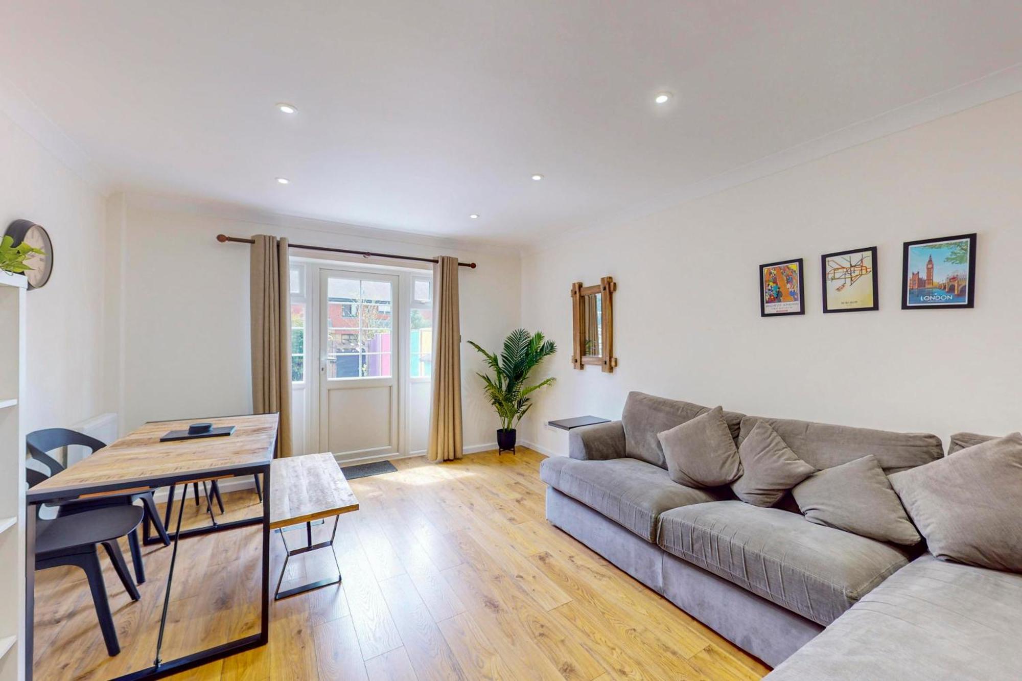 2 Bed With Garden & Free Parking Near The Thames Appartamento Londra