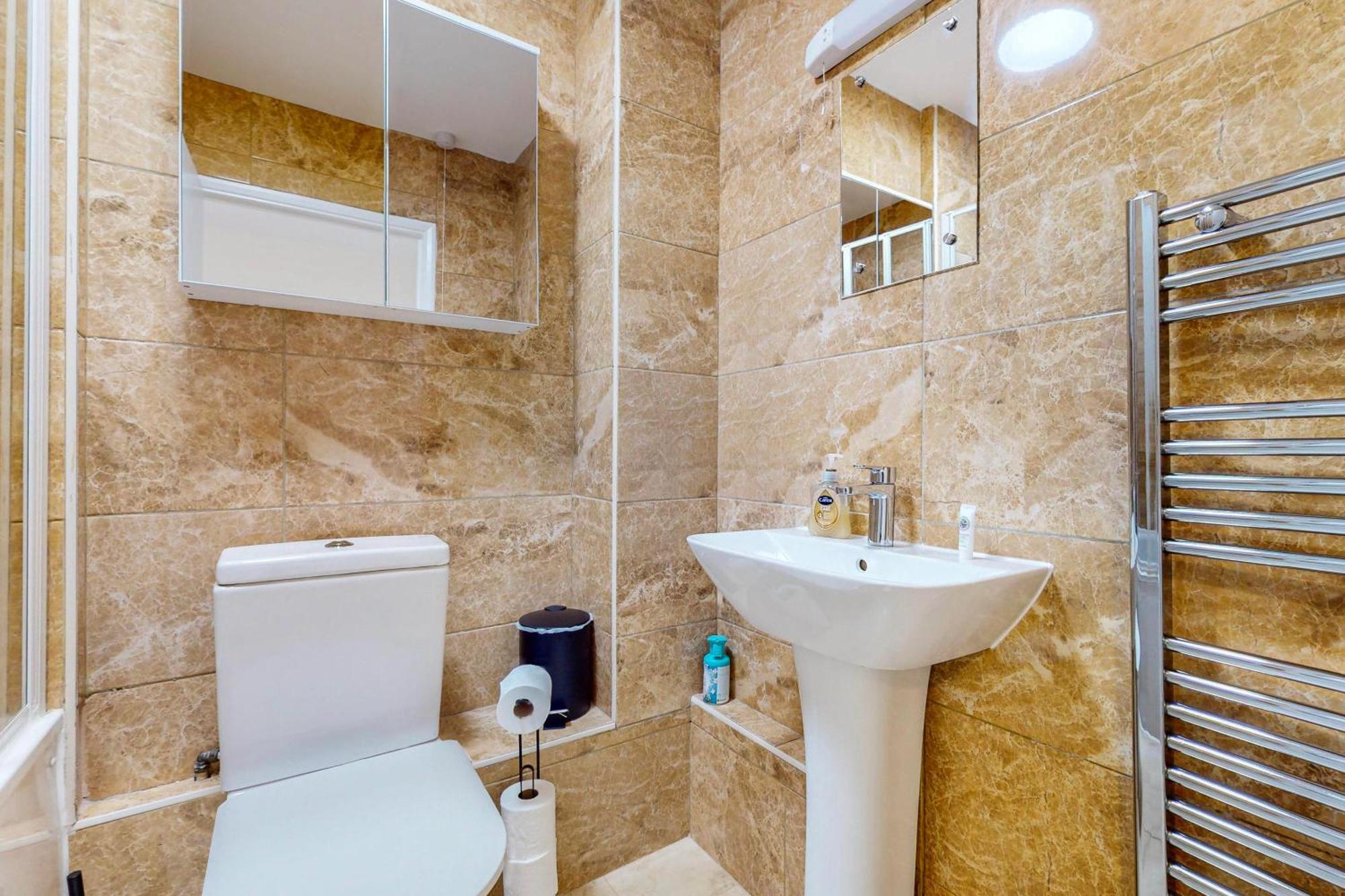 2 Bed With Garden & Free Parking Near The Thames Appartamento *